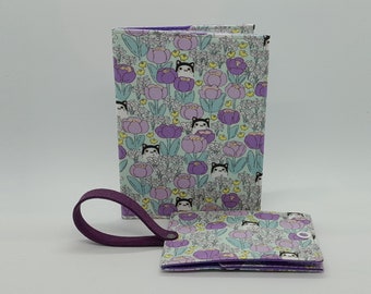 Set de viaje "Lilac Cats": funda para pasaporte y etiqueta para equipaje - Accesorios de viaje de algodón