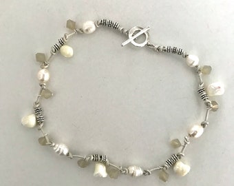 Boho White Pearl White Shell Freshwater Pearls Silver Metal Crystal White Leather Cord Necklace with Silver Circle Toggle Clasp