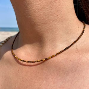 NASZYJNIKI - naszyjniki choker - naszyjniki morskie - naszyjniki kamienne - minimalistyczne - fasetowane koraliki do terapii kryształowej - kryształy lecznicze
