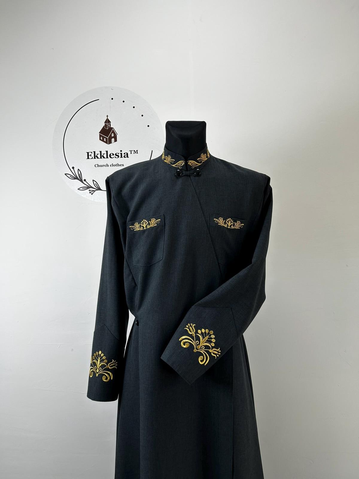 ダークブルーの刺繍入り正教会のカソック - リネンギャバジンの