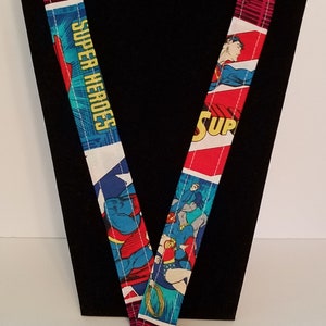 Lizensiertes Stoff-Lanyard mit ID-Halterung von DC Fair