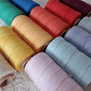 Ficelle de coton ciré, coton ciré, bobine de coton ciré "Baker’s Twine", 1 mm,  3 brins, 140 m (0,04 inch, 3 ply, 153 yd).