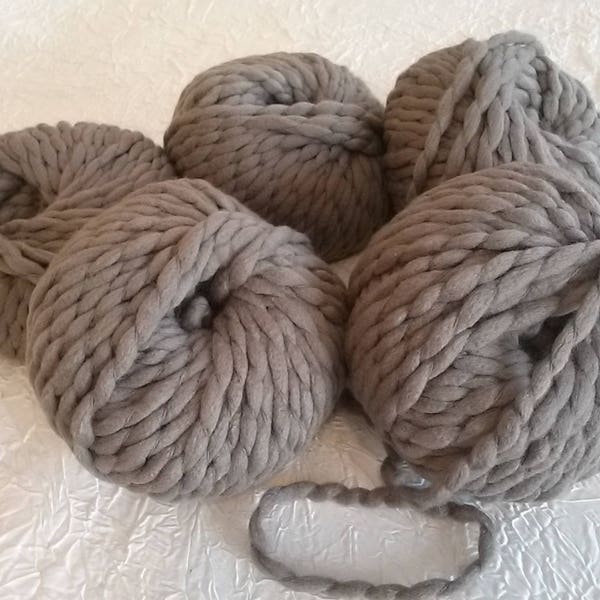 Laine à tricoter, laine mèche super bulky vierge mérinos,  grosse laine mèche mérinos xxl marron, pelote de 100 g, 40 m.