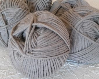 Lot 3 balls of wool roving Merino Alpaca bistre beige. 50 g ball.
