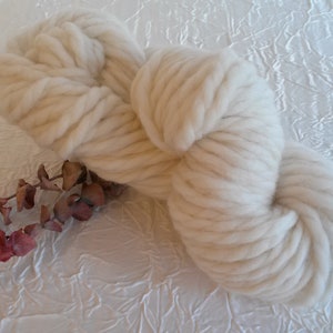 Lana per maglieria, matassa grezza di pura lana merino vergine biologica, lana merino naturale da tingere, lotto di 10 matassine, 1 chilo 600 m.