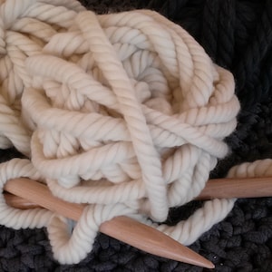 Lana per maglieria XXL, pura lana vergine merino jumbo/giant, lana naturale XXL, gomitolo grande di lana XXL écru, 250 g/25 m.