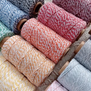 Ficelle de coton ciré, coton ciré, bobine de coton ciré "Baker’s Twine", 1 mm,  3 brins, 140 m (0,04", 3 ply, 153 yd).