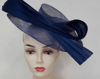 Fascinator blu notte, buntal e sisal, matrimonio, forma "doppio nodo elegante", oggetto su misura, oggetto su misura