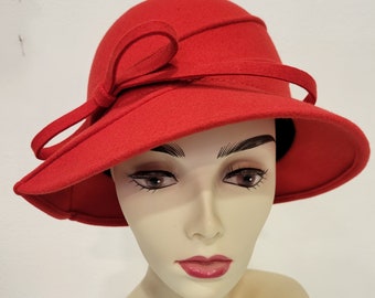 Molded red wool hat, city - wedding - ceremony, 100% wool