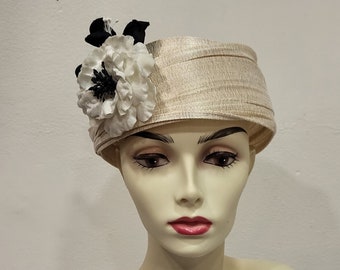 Natural black and white wedding headband, "Camellia" shape, in buntal and fabric flower, custom made item, custom made item
