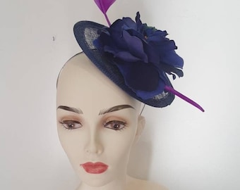 Bibi Hochzeit Mitternachtsblau und Lila, Sisal, Modell "Gatsby Blumen Feder", Sonderanfertigung