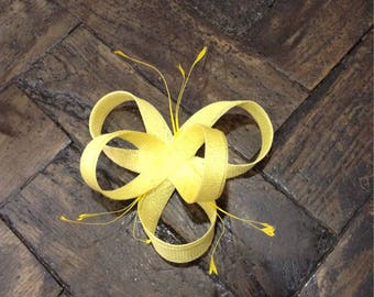 Bibi wedding in lemon yellow sisal, model "feathers and knot", custom made item