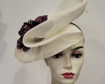 Off-white and garnet wedding fascinator bound in sisal, "double inverted scroll" shape, custom-made item