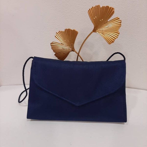 Pochette bleu marine, en soie, mariage- cérémonie, article fabriqué sur mesure, custom made item