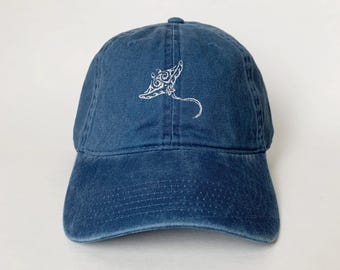 Manta Ray Embroidered Baseball Cap: Unisex Cotton Dad Hat Washed Cotton Cap