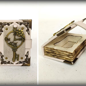 Mini-Buch mit GEHEIMFACH, Mini-Lederbuch-Schlüsselanhänger, Fantasy-Buch-Ring-Box, Hohlbuch, Schneller Versand per Kurier