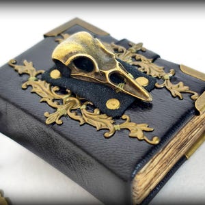 Buch Ringbox, Geheimfach Miniaturbuch, Fantasy Ringbox, Hohlbuch, Mini Leder Buch Schlüsselanhänger, Schneller Versand per Kurier