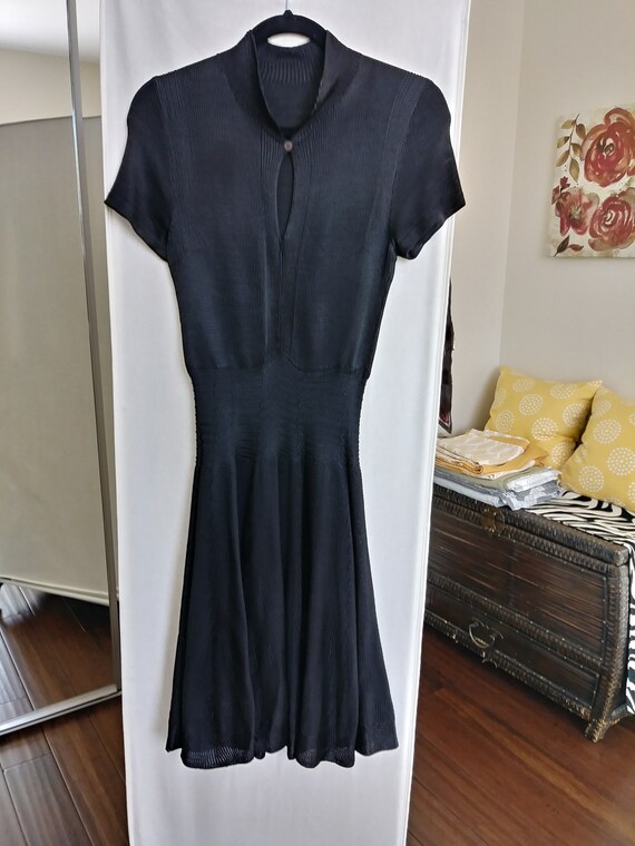 Classic 1940s Liquid Knit Dress - Stunning!