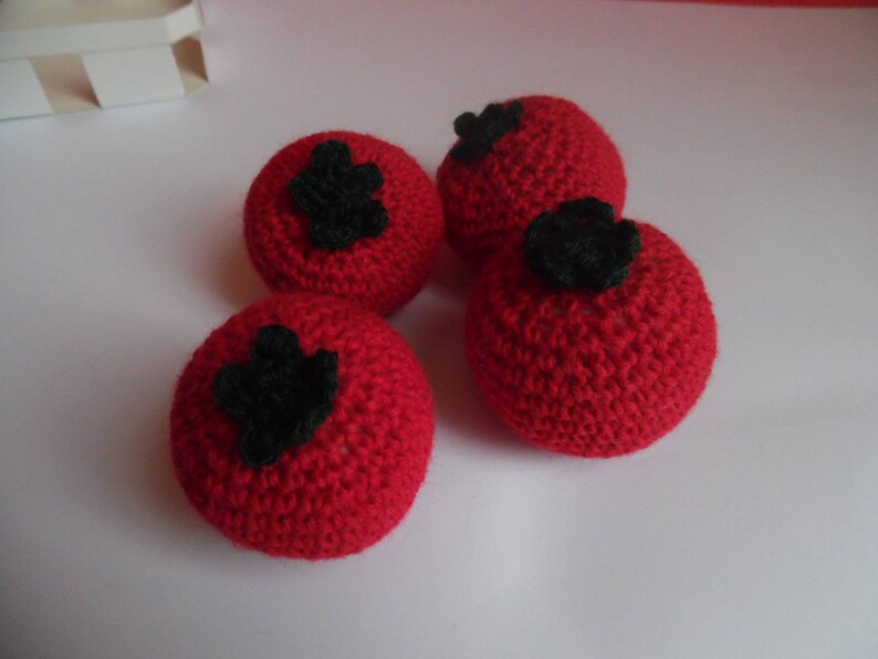 Crochet dinner tray of 4 tomatoes image 3