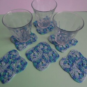 Napperons, dessous de verre bleu crochet image 1