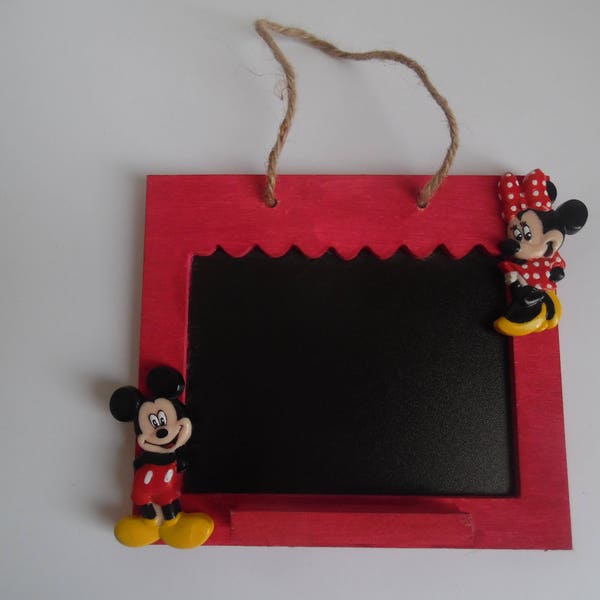 ardoise à suspendre bois rouge décors mickey/ minnie fimo