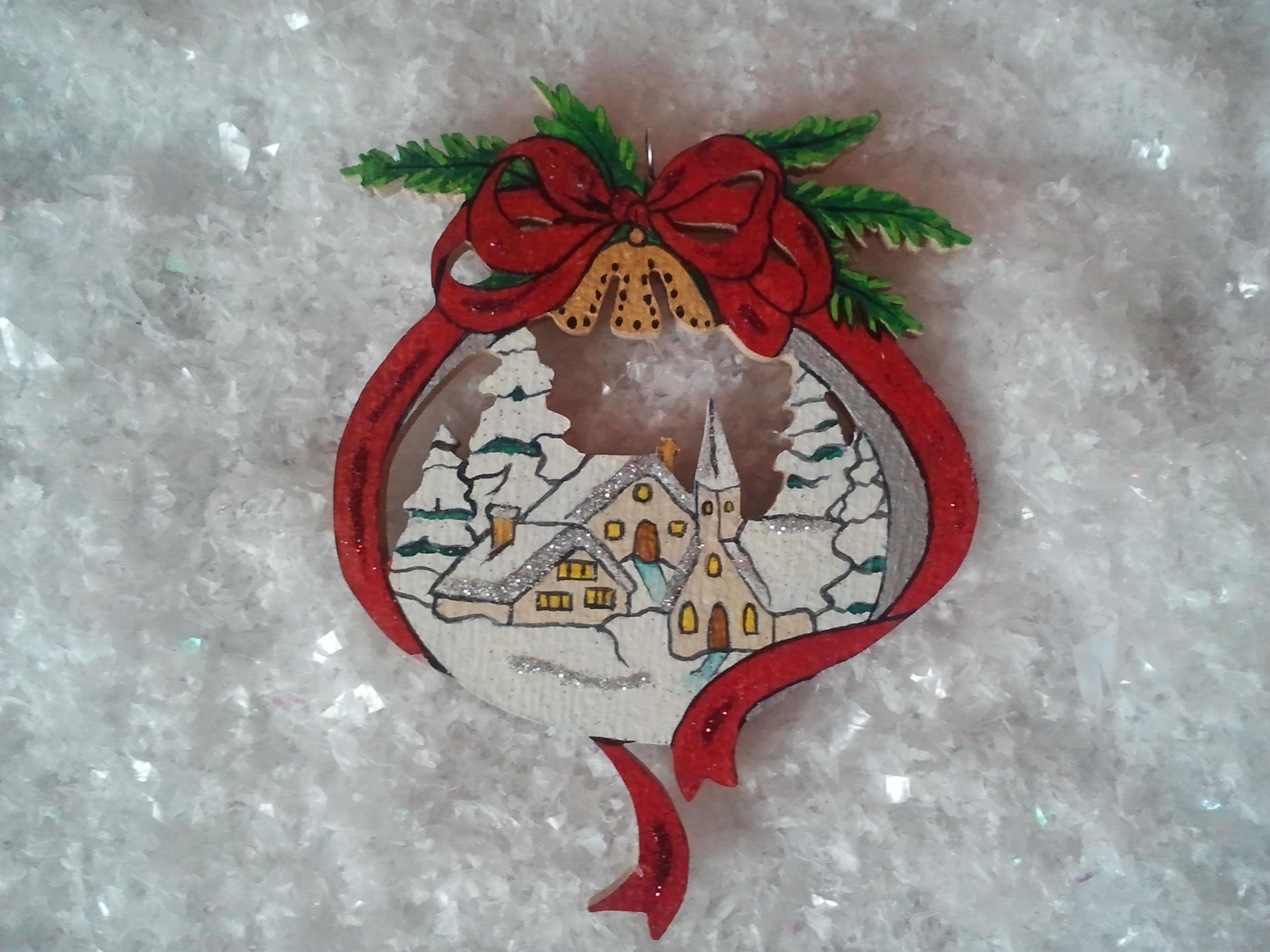 Suspension Boule de Noël Village Enneigé