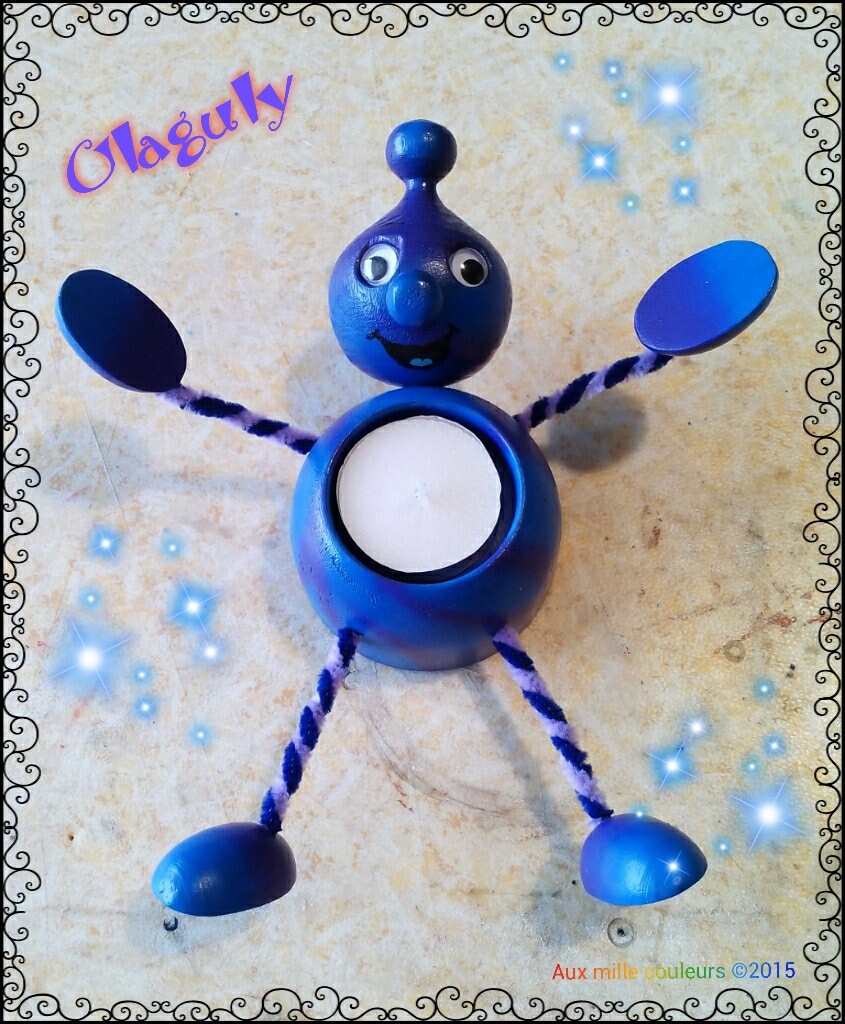 Extraterrestre Chauffe Plat en Bois Bleu et Violet Articulé