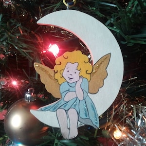 Wooden Christmas ornament &#39; small perfume Angel sitting on the Moon &#39;