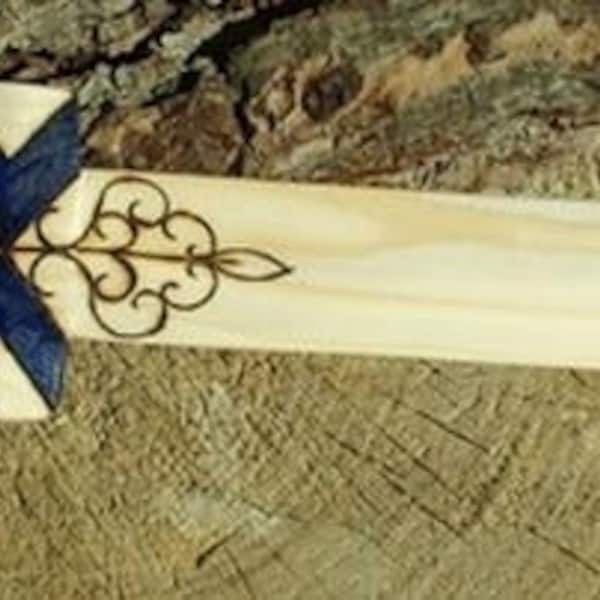 Épée médiévale artisanale en bois de sapin blanc et raphia