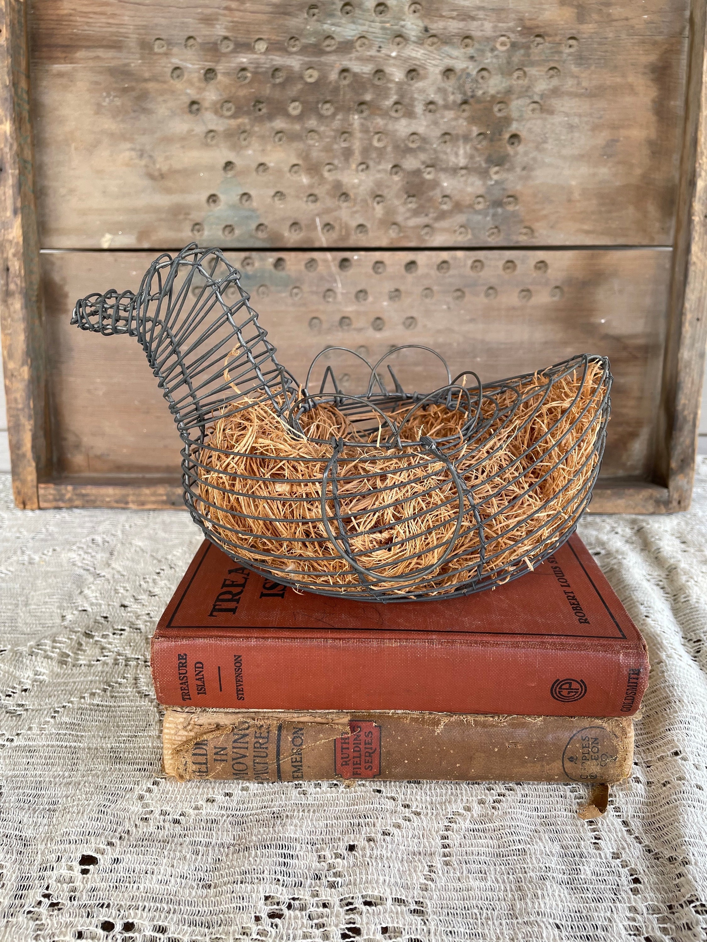 Chicken Shaped Egg Basket Iron Egg Basket Farmhouse-inspired Egg Baskets  Chicken-shaped Wire Holders for Easter Eggs Kitchen