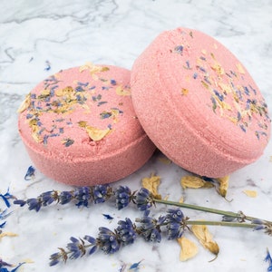 Natural Lavender Bath Bombs, Large Bath Fizzy, Relaxing Bath soak with Sea salt, Floral Bath Bombs, Eco Friendly Gift for mom, Friend Gift