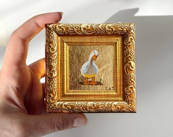 Pintura al óleo en miniatura de ganso enmarcada original 2x2 con pan de oro Pequeña pintura al óleo original Arte de pato Cocina pequeña Ganso blanco