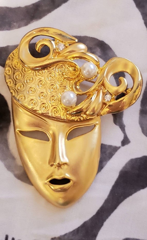 Lady Face Gold Tone Brooch