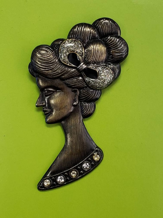 Vintage Lady Head Brooch
