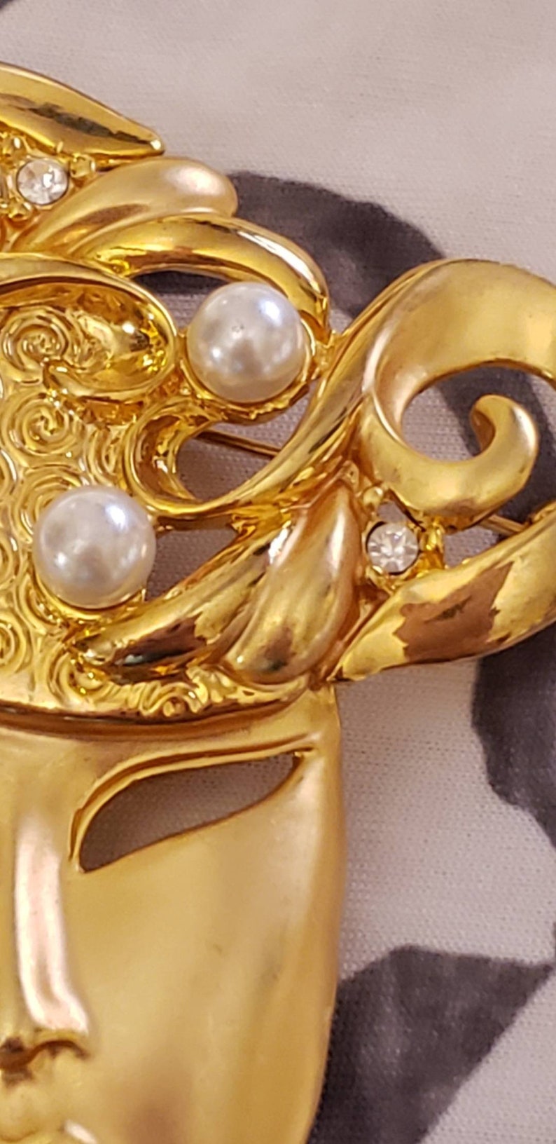 Lady Face Gold Tone Brooch