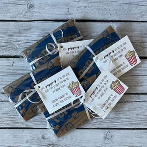 Popcorn druckbare Geschenkanhänger, Team Lehrer Anhänger, Team Wertschätzung Anhänger, Zurück zu Schule Geschenk Anhänger, Just Popping By, K-5, NUR DIGITALE DATEI