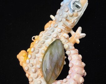 Hand-Sculpted Cosclay Blizzard Morph Leopard Gecko Necklace - Purple Flash Lab