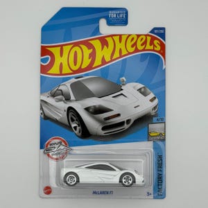 Hot Wheels McLaren F1 Diecast 1/64 Scale Model | Limited Edition Supercar Diecast | Collectible Toy Car Gift for Husband Boyfriend Car Lover