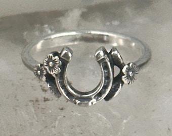 Horseshoe Ring by James Avery Good Luck Size 8 Sterling Silver
