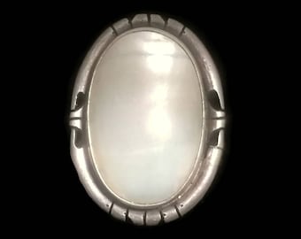 Navajo Ring Size 7 Mother of Pearl Vintage Sterling Silver Women