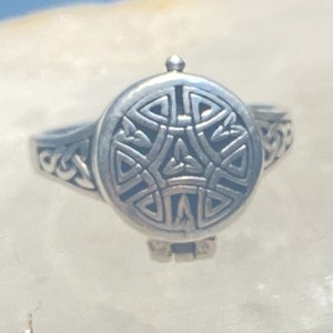 Poison ring Celtic knot band sterling silver women size 6.75