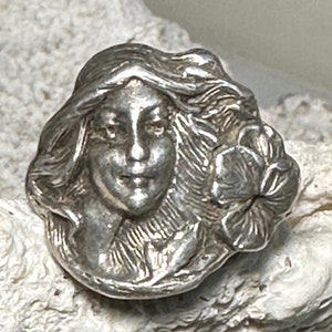 Sandy Val ring Face with flower band size 7 sterling silver women