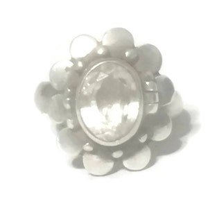Anel com medalhão de flor vintage em prata esterlina com zircônia cúbica - tamanho 6