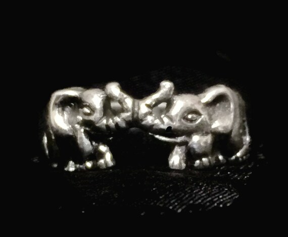 Vintage Elephant Ring Size 6 sterling silver Elep… - image 3