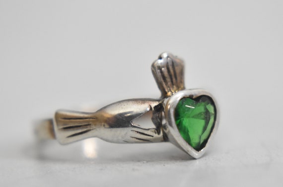 Claddagh ring vintage green crystal sterling silv… - image 7