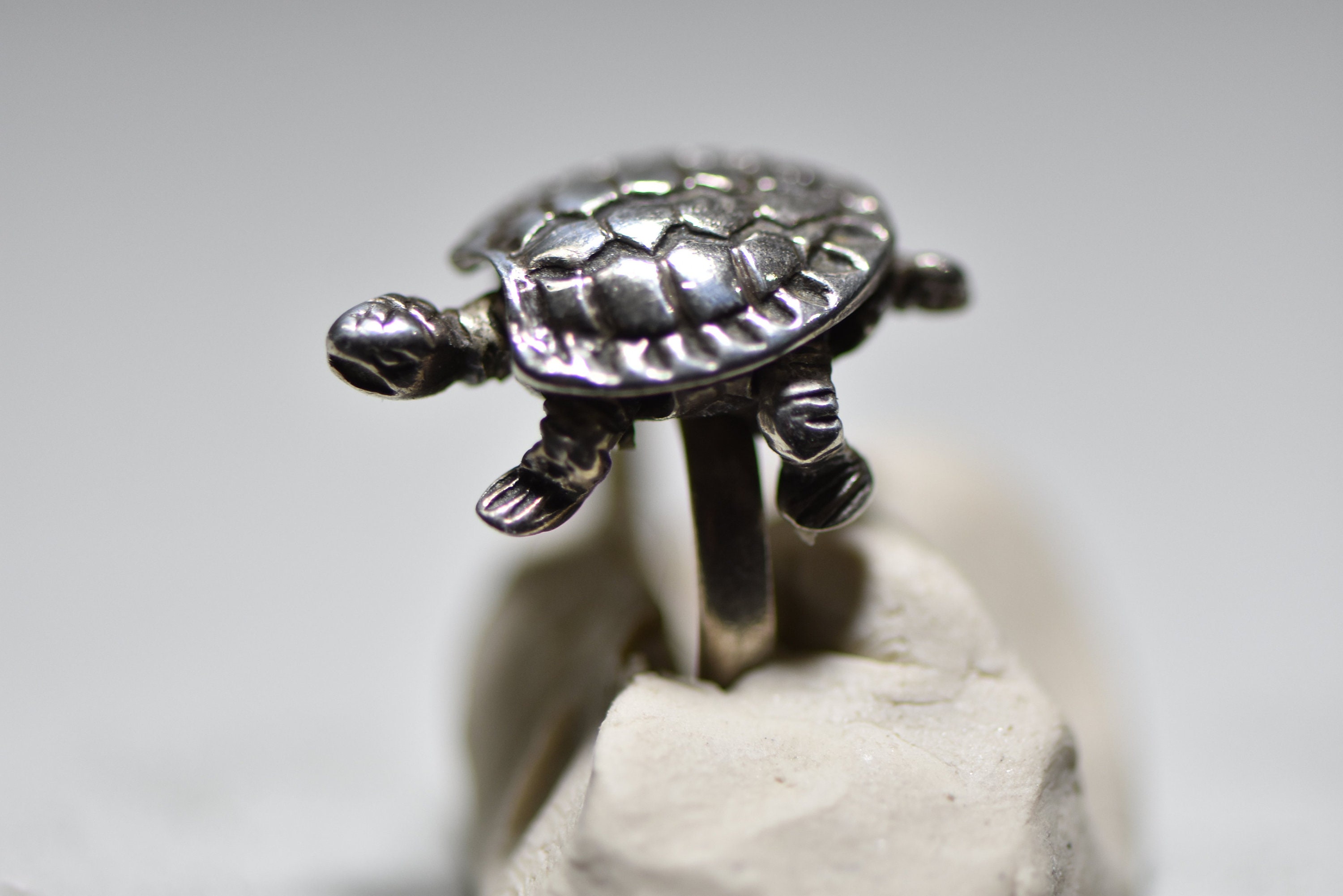Turtle ring sale with moving parts