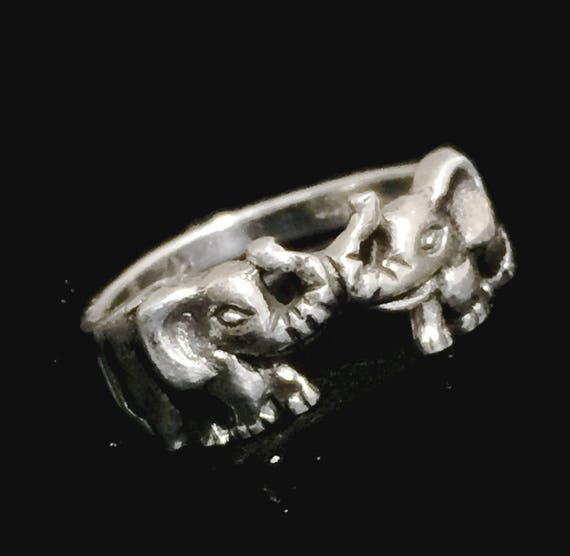 Vintage Elephant Ring Size 6 sterling silver Elep… - image 9