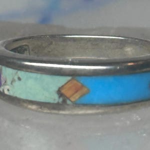 Vintage-Ring aus Sterlingsilber mit geometrischer Einlage und mehreren Steinen, signiert WJ, Größe 8, 925