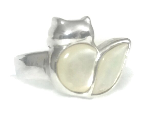 Vintage Sterling Silver Squirrel Ring with Mother… - image 2