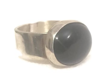 Vintage Mexican Sterling Silver Onyx Ring - Size 7